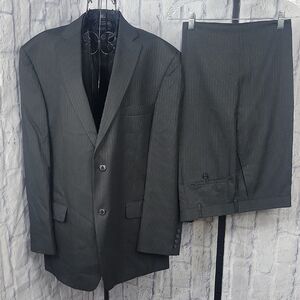 Haggar Black/White Pinstripe Men's‎ 2 piece Suit Jacket and Pants 46L